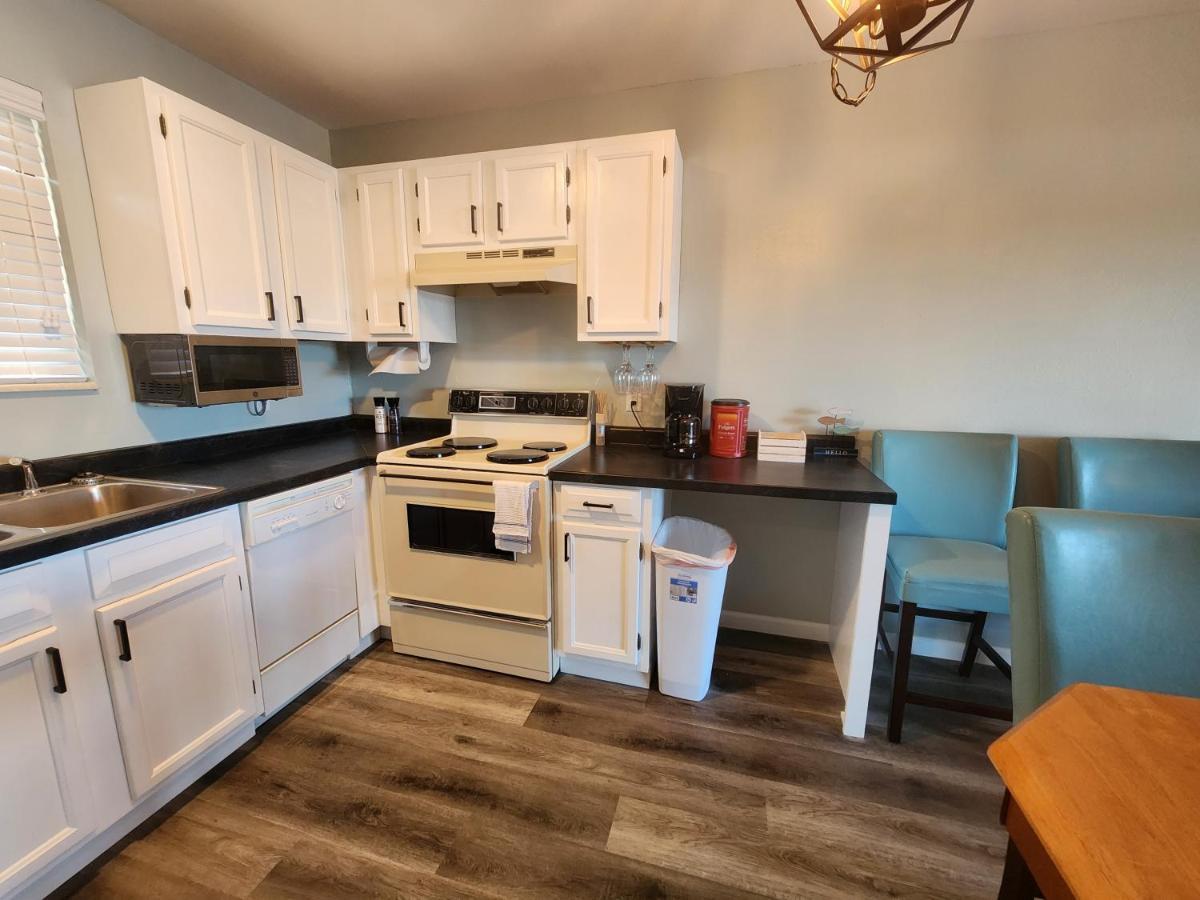 Lakefront Condo With A View 오사지비치 외부 사진